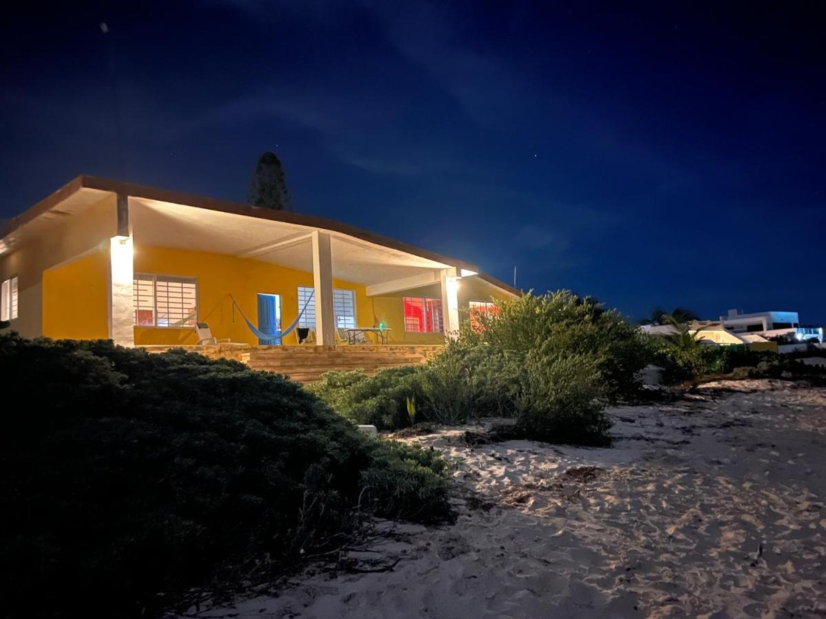 La Casa Amarilla Frente Al Mar Βίλα Chelem Εξωτερικό φωτογραφία